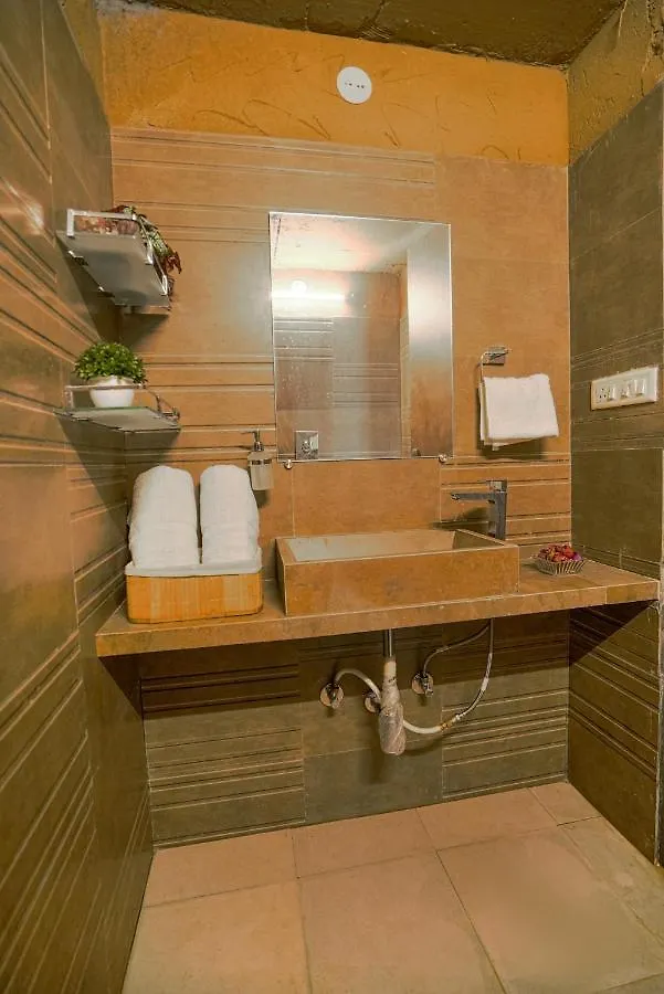 Saffronstays Moringa Valley Ashoka Villa Ουνταϊπούρ