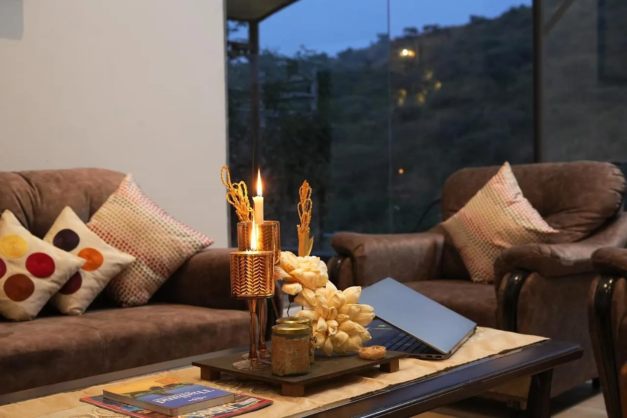 Saffronstays Moringa Valley Ashoka Villa Ουνταϊπούρ